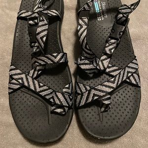 Skechers Reggae Strappy Sandals, Size 8